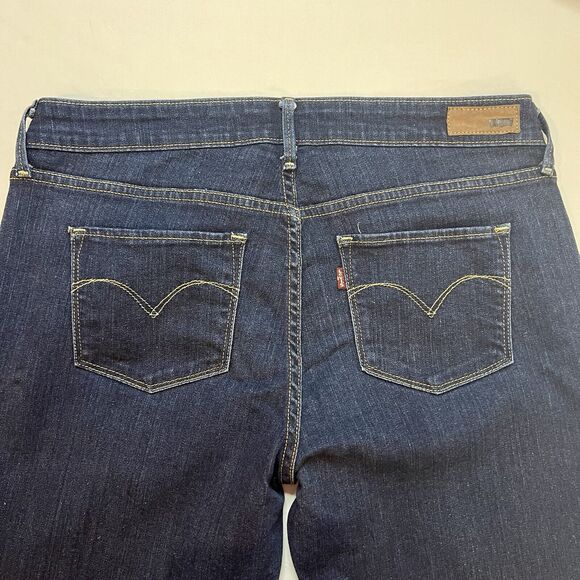 Levi's Women's Jeans 10 / 30 Slight Curve Classic Boot Cut Medium Wash Stretch - Picture 6 of 11